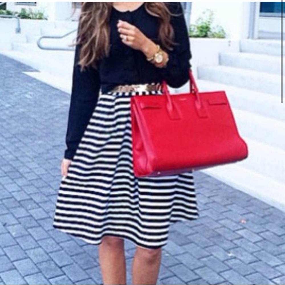The vanity room‎ black and white skirt
